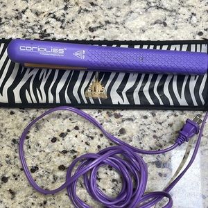 Corioliss Model E038 flat iron